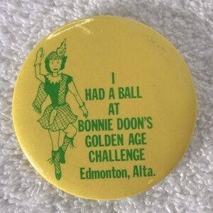 5/$35 Vintage Yellow Bonnie Doon's Golden Age Challenge Pin Back Button Badge